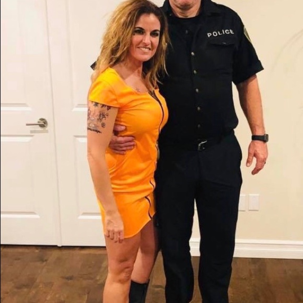 Inmante and police officer costume